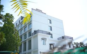 Hotel Makhan Vihar